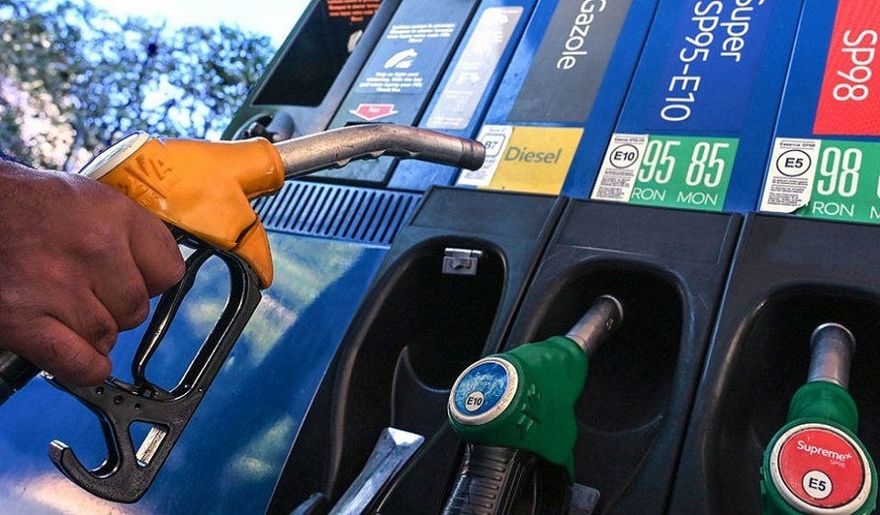 France to pay 38m citizens €100 each to ease costs