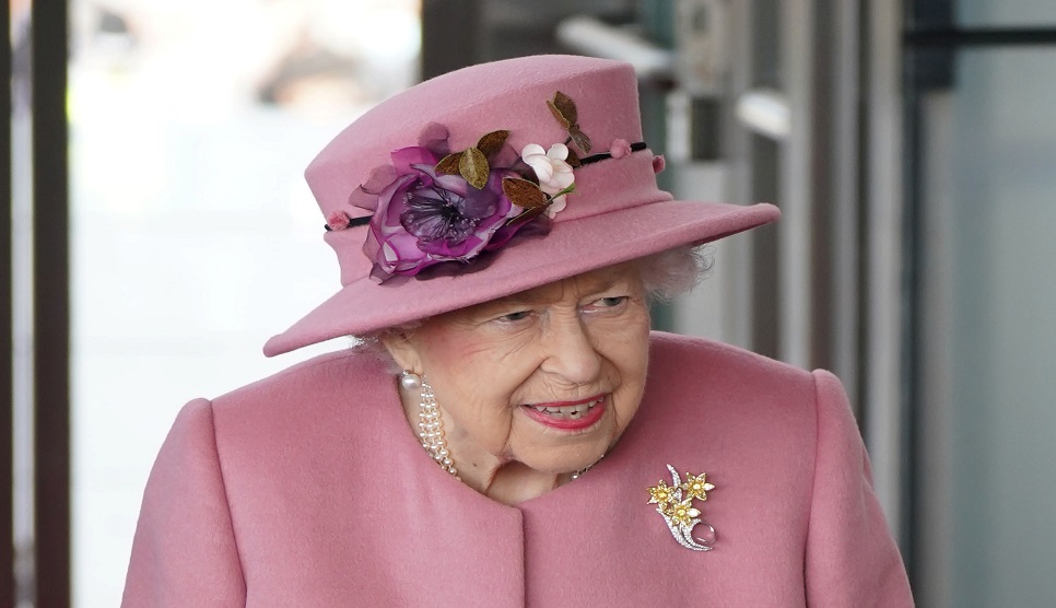 Queen Elizabeth carries out first duty since hospital stay

