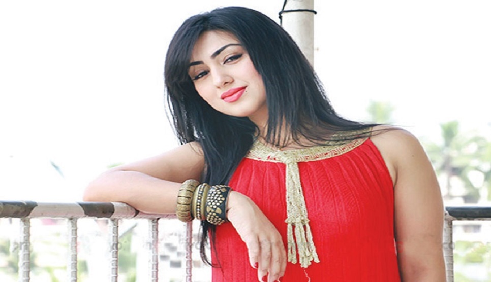 Apu Biswas to make viewers’ laugh on BTV comedy show ‘Rongo Club’