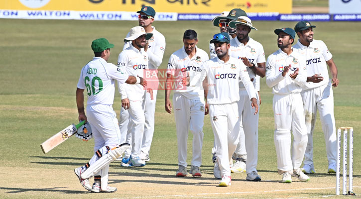 Bangladesh taste eight-wicket defeat in 1st Test against Pakistan