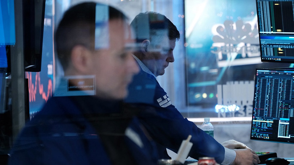 Omicron panic pummels equities, oil