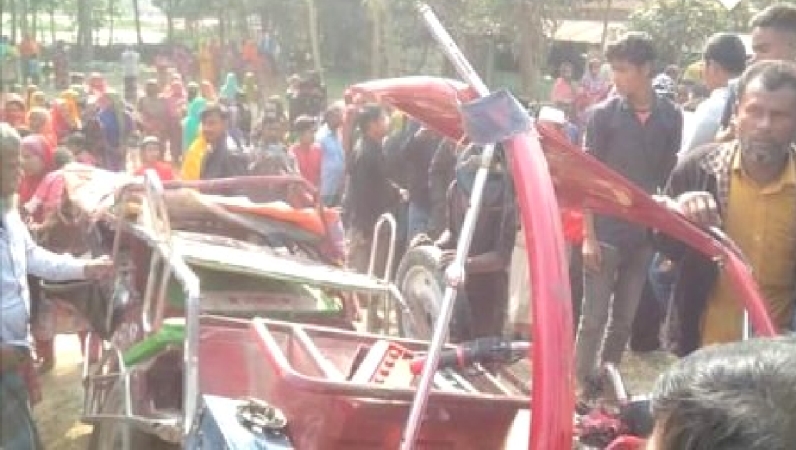 2 killed in Dinajpur road crash