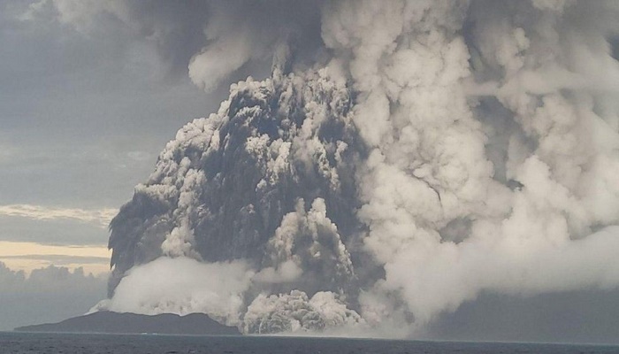 Pacific volcano: New Zealand sends flight to assess Tonga damage