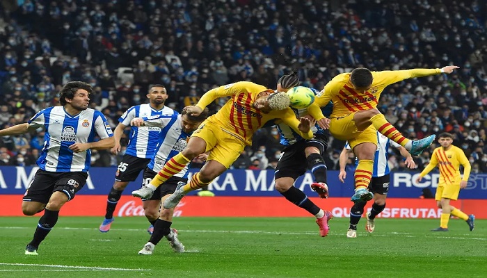 Luuk de Jong salvages late draw for Barcelona at Espanyol