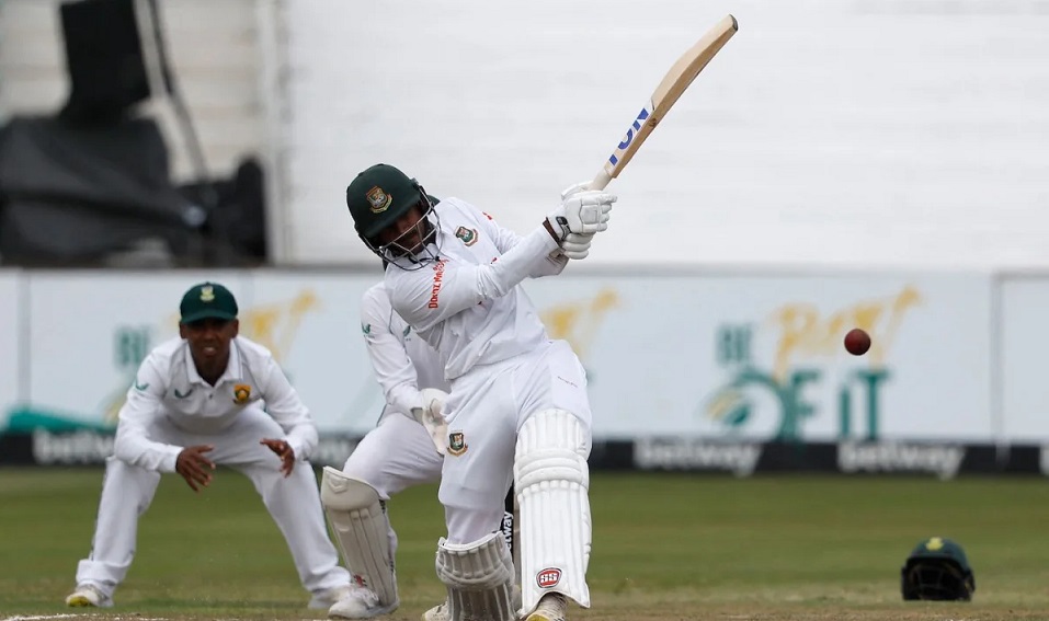 Mahmudul, Liton fight back for Bangladesh