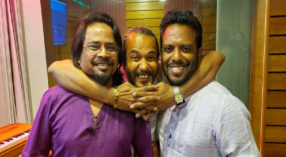 Lutfor resumes playback career after a decade