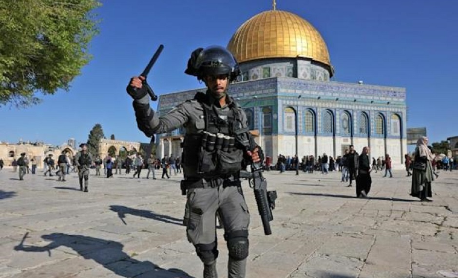 More than 150 hurt in Jerusalem clashes as religious festivals overlap