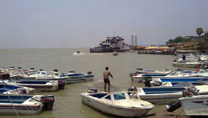 One dies, 3 go missing as speedboat sinks in Bay 