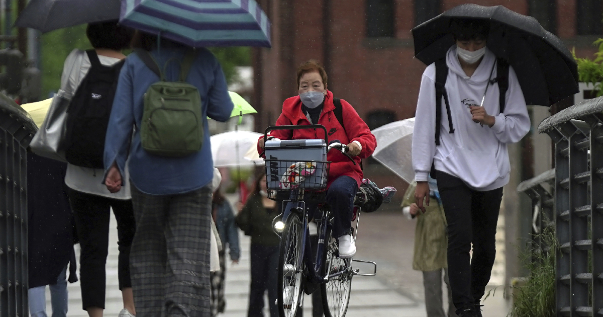 Global Covid cases near 520 million