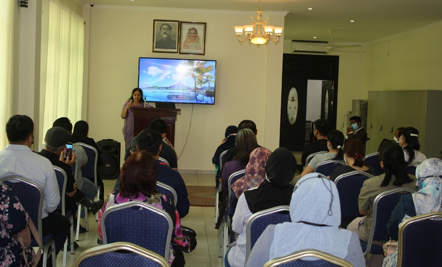 Bangladesh strives to ensure decent and dignified work environment for its nationals abroad