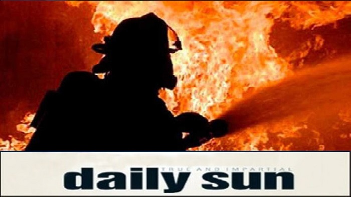 Fire guts 4 thatched houses in Dhaka