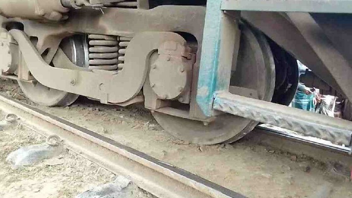 Dhaka’s rail communication with North Bengal halted

