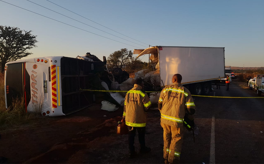 South Africa: 15 dead, 37 injured in bus collision