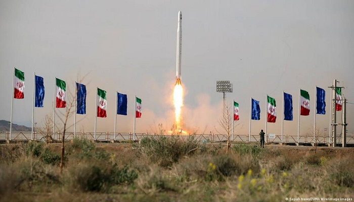 Iran says satellite carrier launched