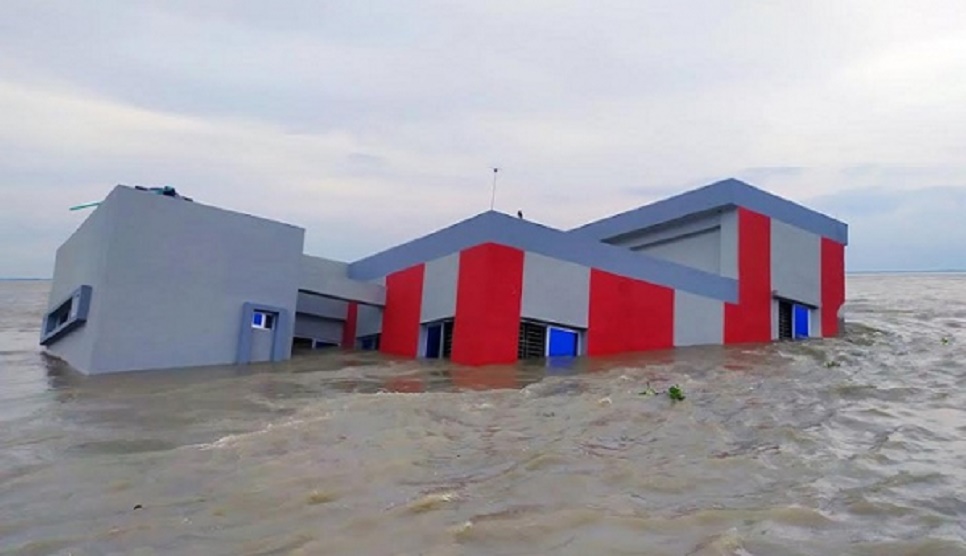 Flood damages 4,125 primary schools