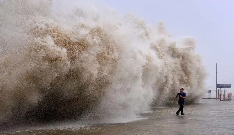 Dozens missing in shipwreck during South China Sea typhoon