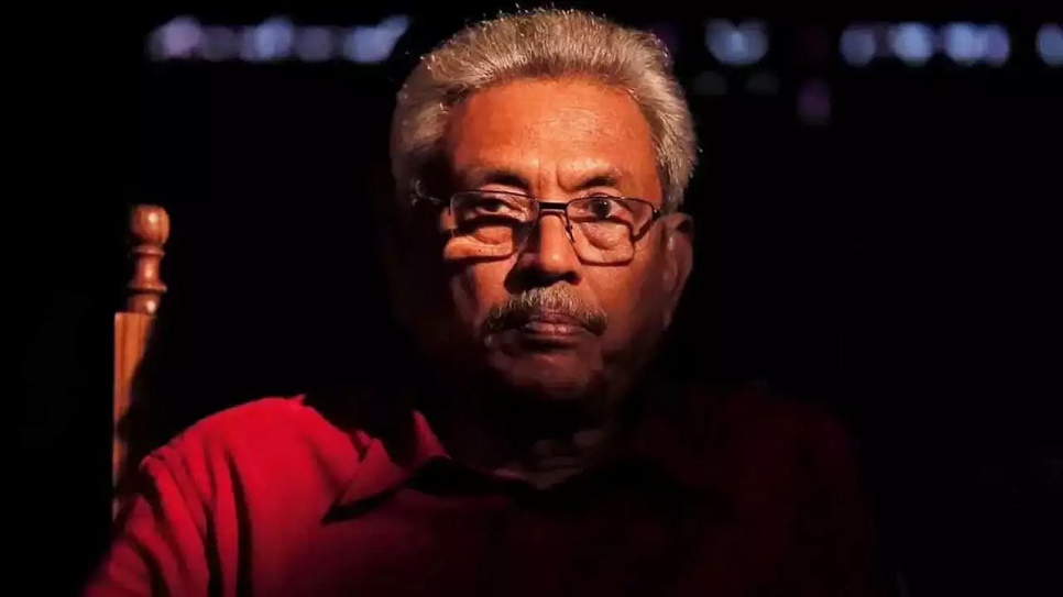 Sri Lanka president hits airport standoff in escape attempt