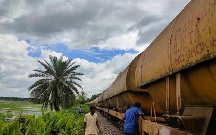 Dhaka’s rail link with Sylhet restored after 7 hours