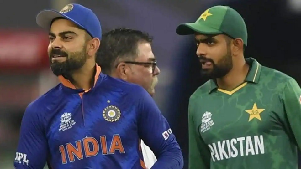 Pakistan's Azam backs Kohli to overcome batting slump
