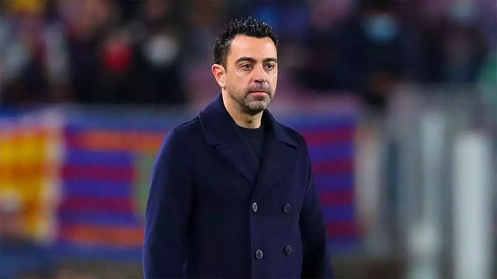 As Barcelona head to US, Xavi delayed because of Iran visits