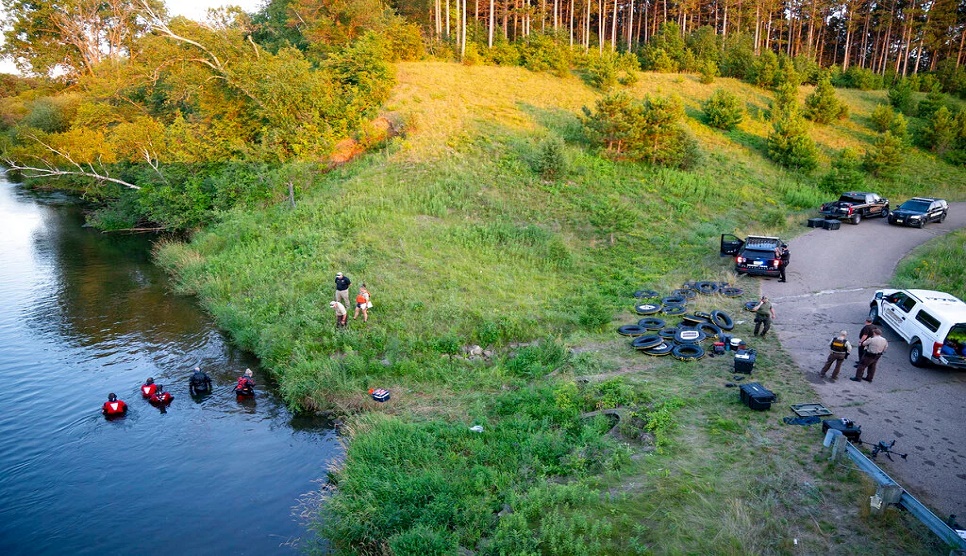 US teen killed in stabbings on Wisconsin river, 4 others injured