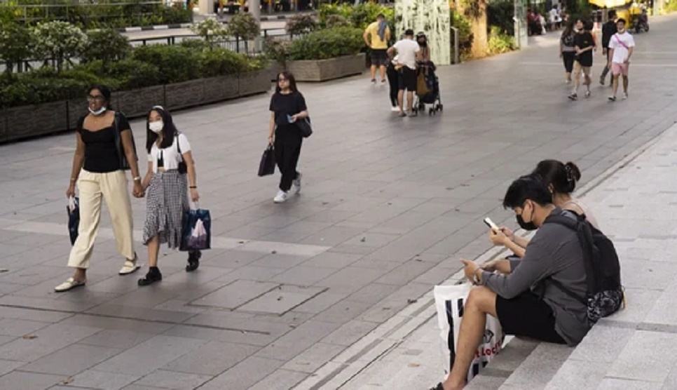 Singapore unveils long-term work visas to end talent crunch