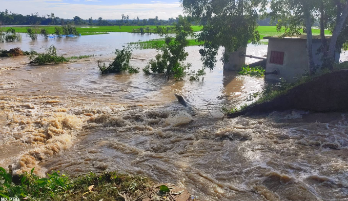Heavy rains, upstream water flood 4 villages in Feni