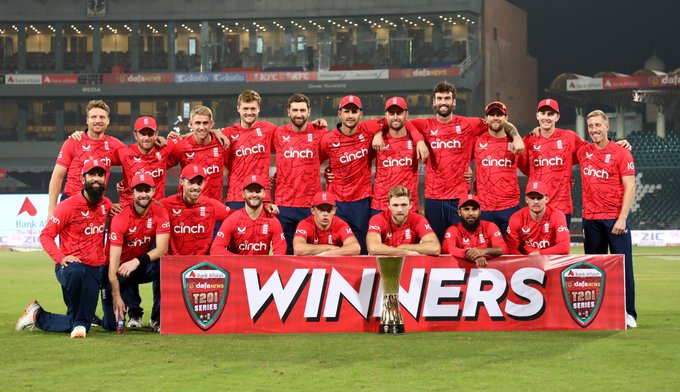 Malan, Woakes star in England's T20I series win over Pakistan