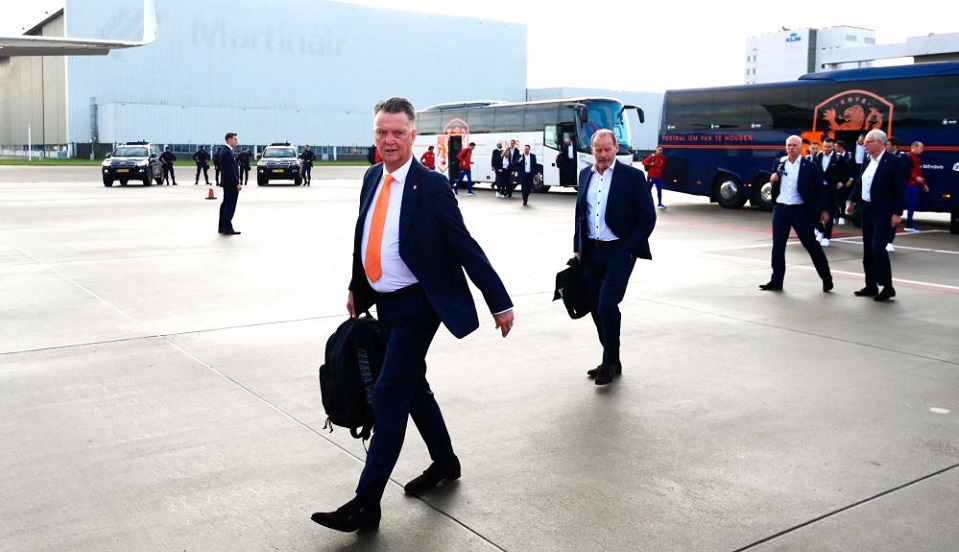 England and Netherlands arrive in Qatar as Infantino calls for focus on football
