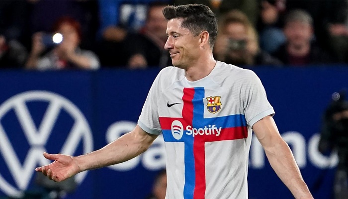 Lewandowski issued three-match ban after 'disrespect' towards ref