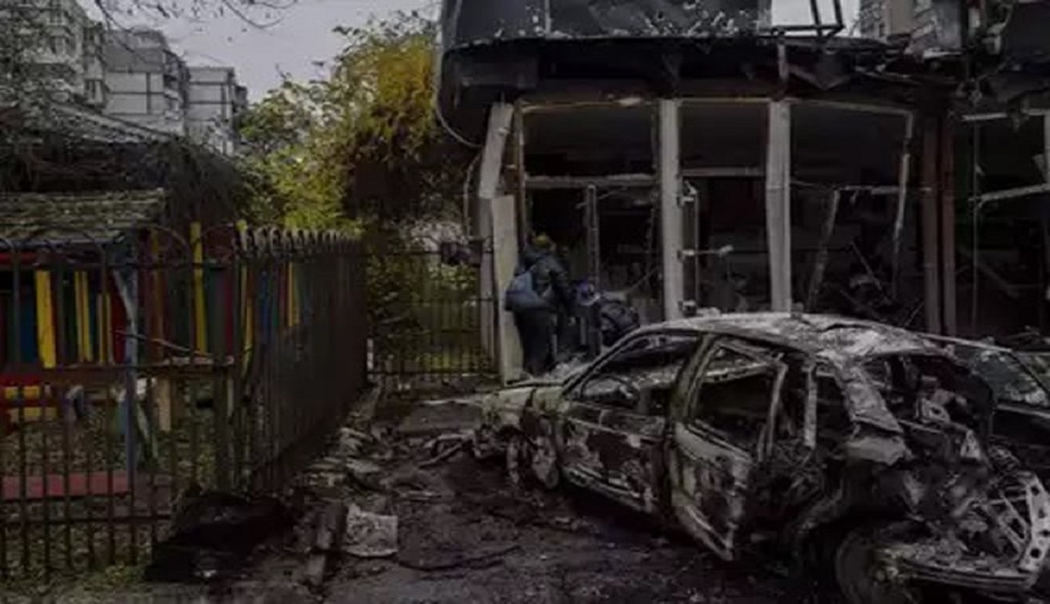 Russian shelling kills 15 in Kherson as Ukraine battles to restore power
