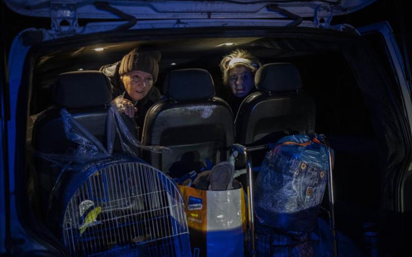 Pockets of shelling across Ukraine as wintry warfare looms