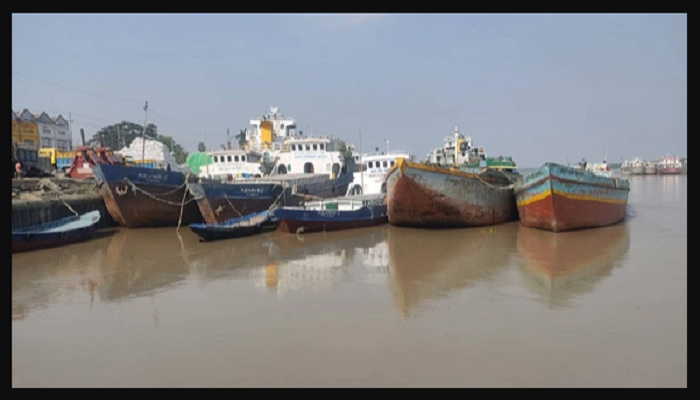 Passengers continue to suffer as water transport workers’ strike enters day 2