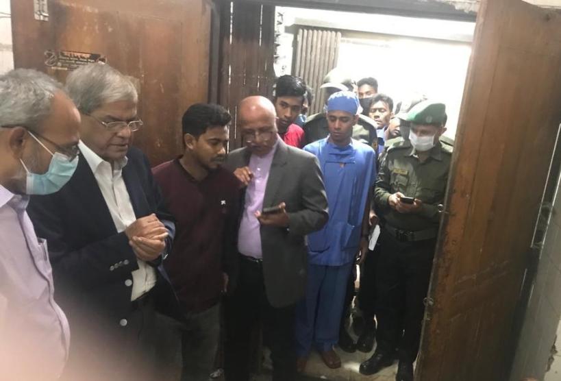 Fakhrul visits Makbul’s body at DMCH morgue, condoles his family