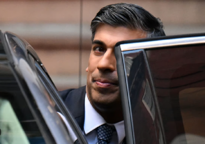 Rishi Sunak fined for not wearing seatbelt in back of car