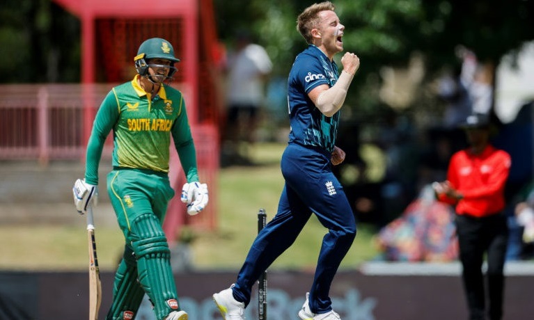 Sam Curran fined for 'excessive celebration' of Bavuma dismissal
