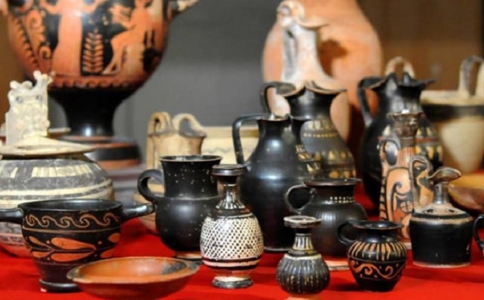 New York returns 14 stolen antiquities to Italy