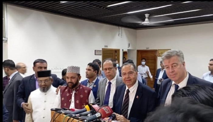 Country faces danger as major parties adamant on election stance: CEC