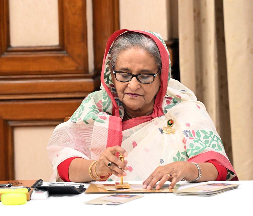 PM unveils commemorative postage stamp on Independence Day