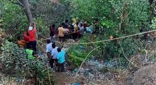 12 dead, 27 injured as Mumbai-bound bus falls into gorge in India 

