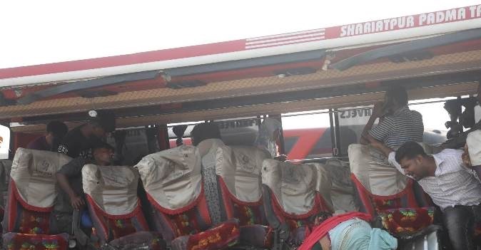 9 killed in road crashes in 3 districts