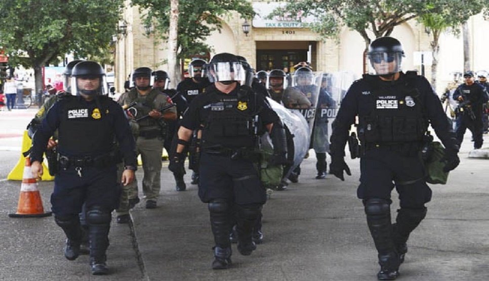 US troops ordered to Mexico border for migrant surge