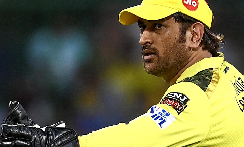 Dhoni mania as IPL heads into tense final week
