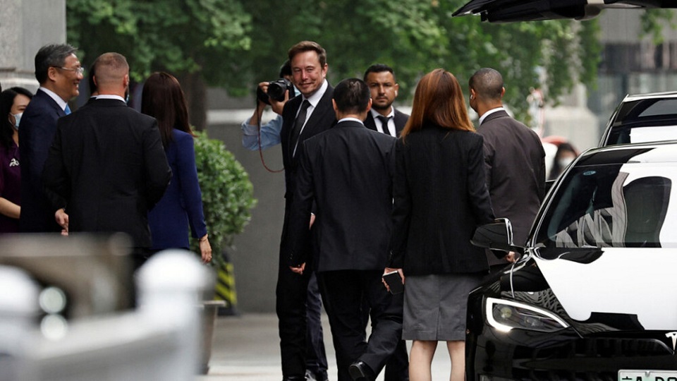 Tesla's Musk hails China's 'vitality' on Beijing visit