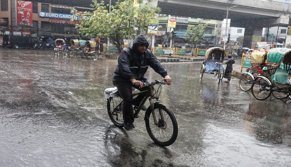 Rain or thundershowers likely in Dhaka, other divisions