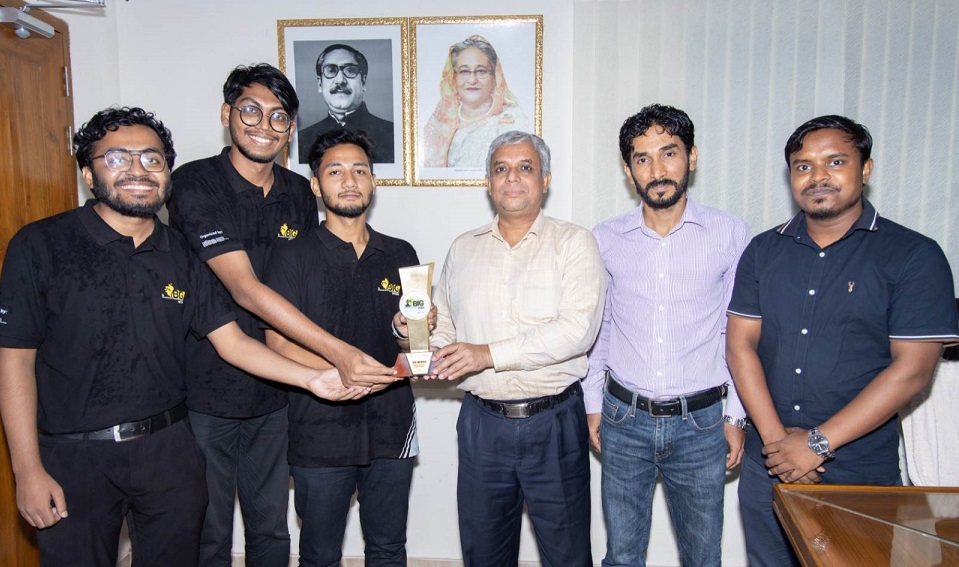 'Team Eduassist' of BDU gets Tk 10 lakh grant from Bangabandhu Innovation Grant 2023