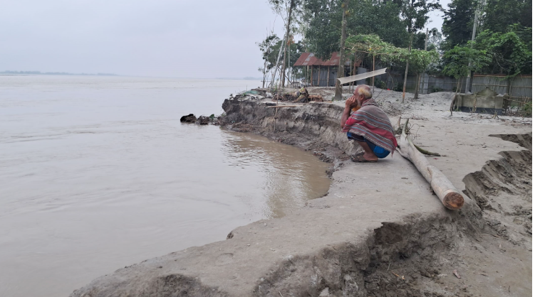 River Teesta destroys 50 homes, school in Kurigram