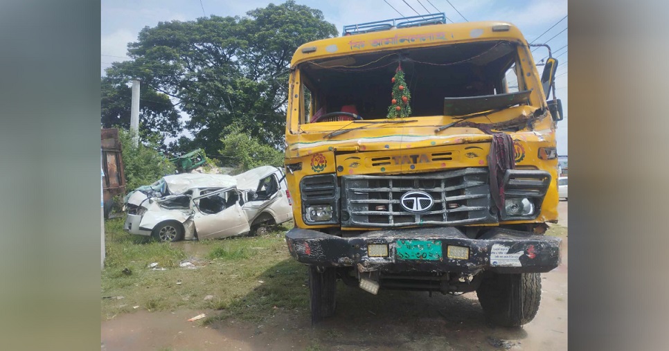 7 killed in truck-microbus collision in Narsingdi