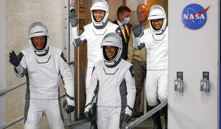 New crew for the space station launches with 4 astronauts from 4 countries