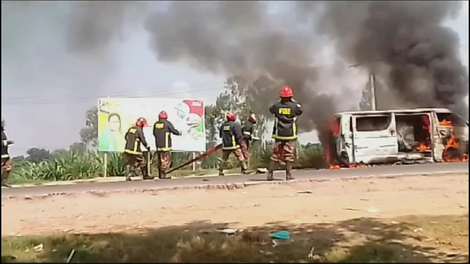 Youth road march: Microbus torched in Natore, private vehicles vandalized